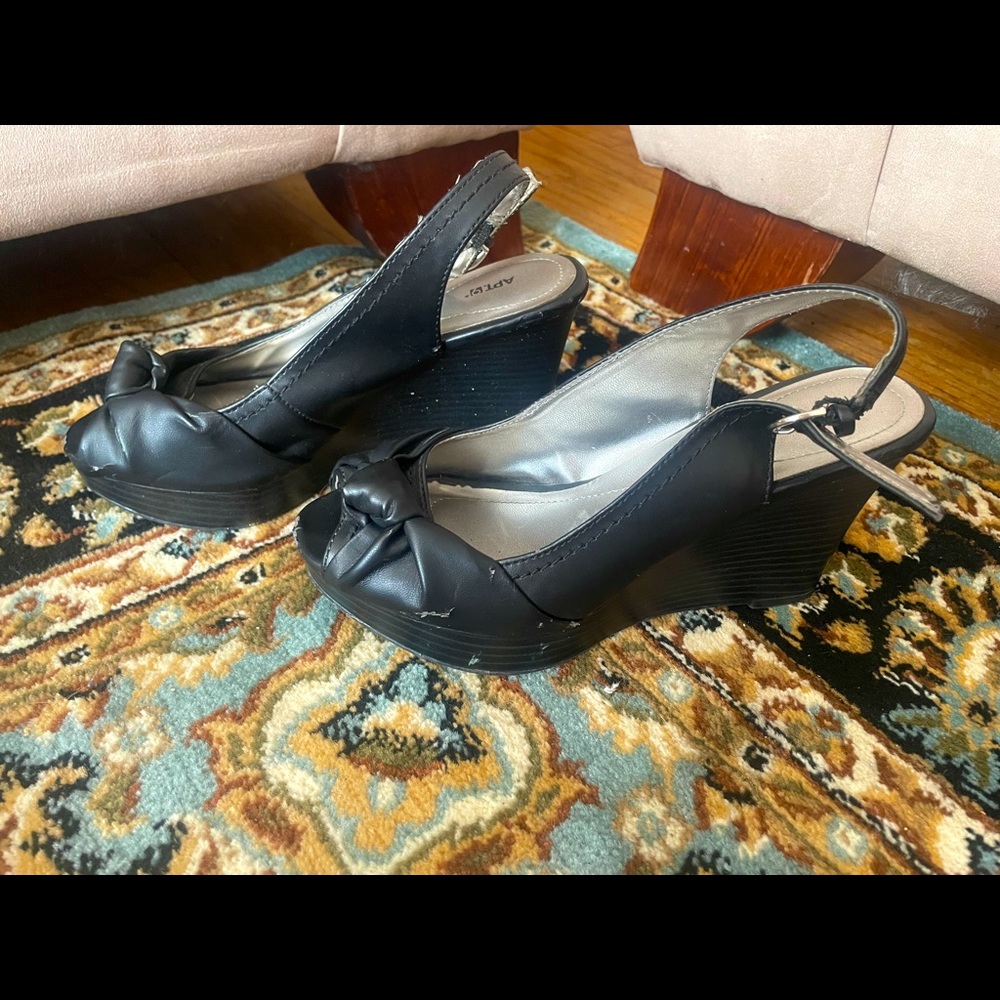 Apt. 9 Vintage Style Bow Platform Heels